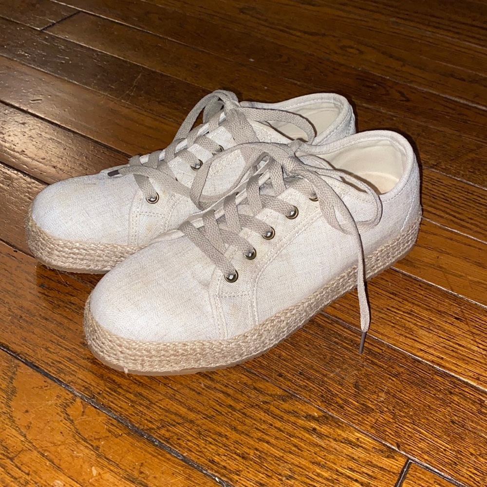 Canvas tennis shoes